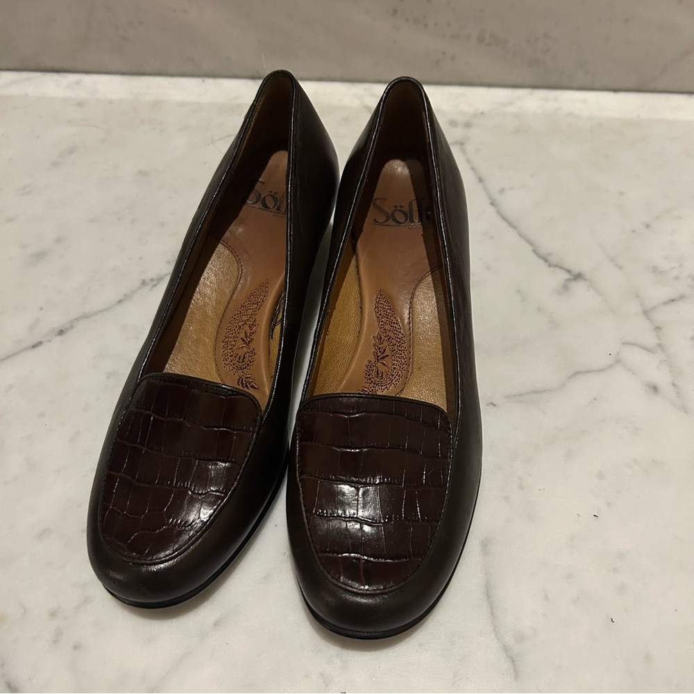 Sofft Croc Embossed Print Leather Loafer Short Heel Comfort Shoe Heels Size 6.5